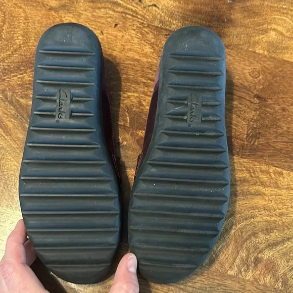 Clark’s collection wine color flats EUC. Size 6. - Picture 5 of 8